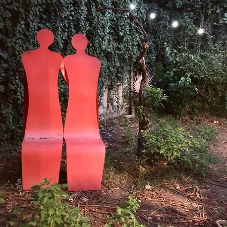 Artroom Garden